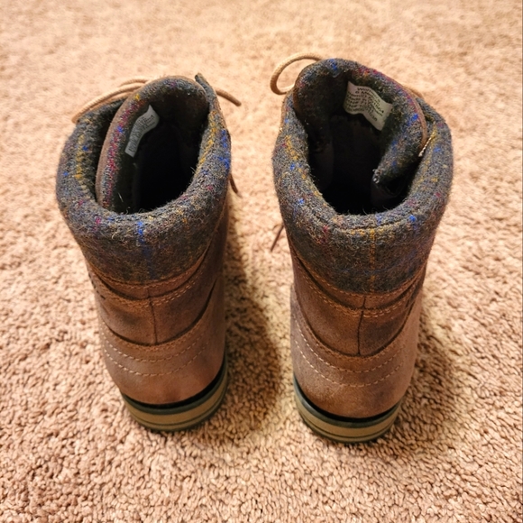 L.L. Bean Tek Hiking Boots - Picture 4 of 9